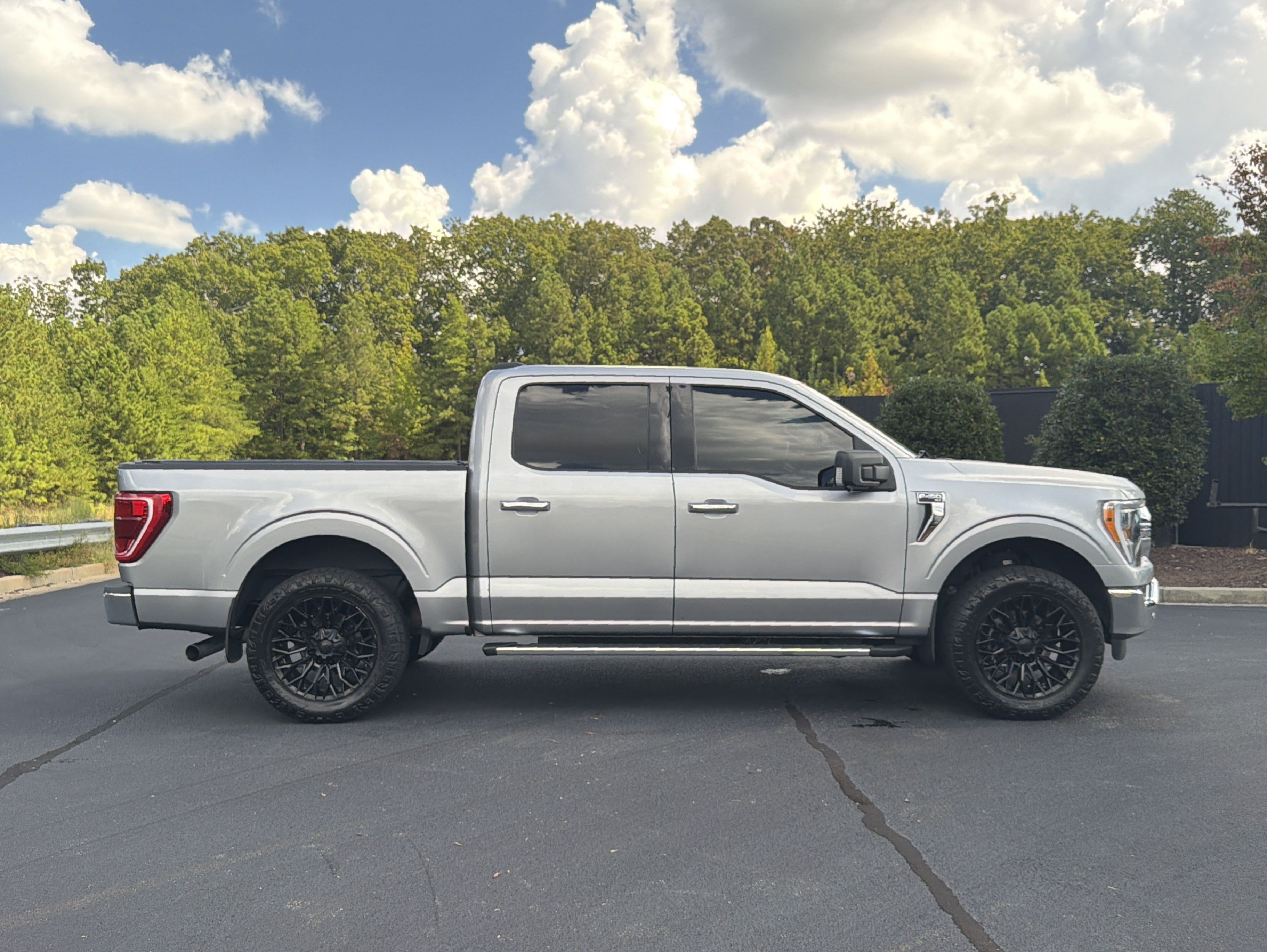 Used 2022 Ford F150 XLT w/ Equipment Group 302A High RWD image 5