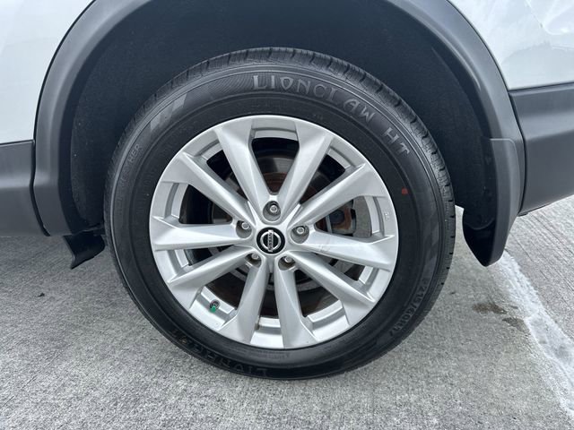 Used 2019 Nissan Rogue Sport SV FWD image 11