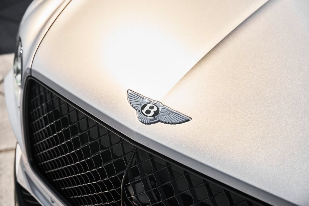 Used 2025 Bentley Bentayga AWD/4WD image 7