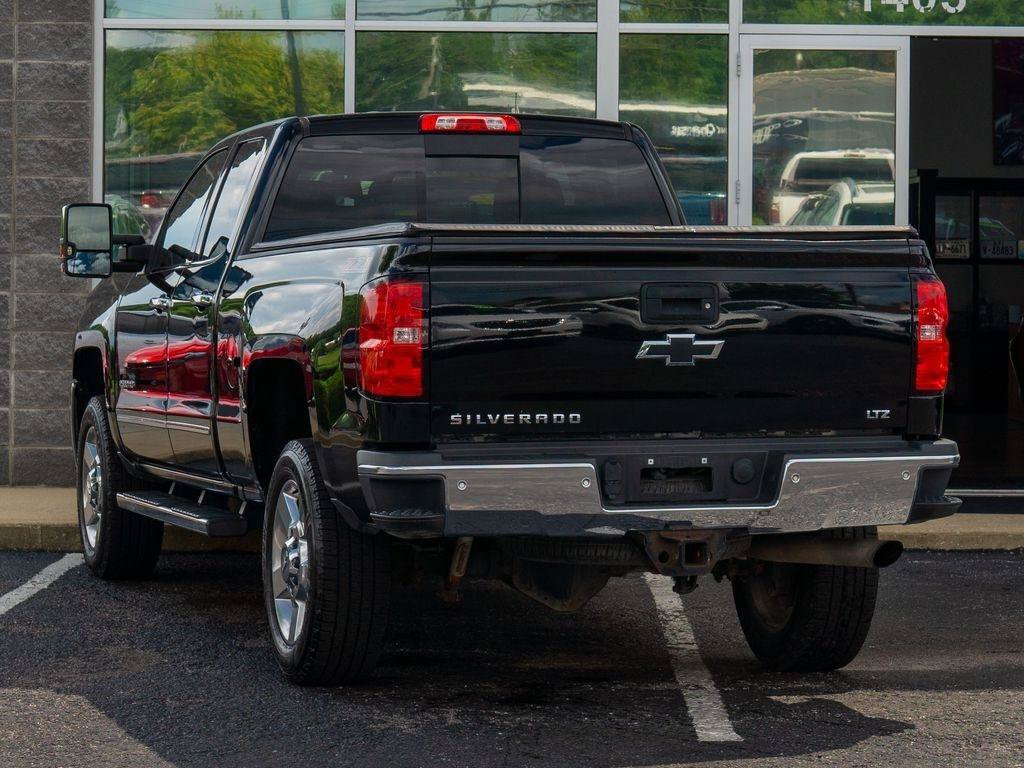 Used 2017 Chevrolet Silverado 2500 LTZ w/ Vortec Plus Package AWD/4WD image 4