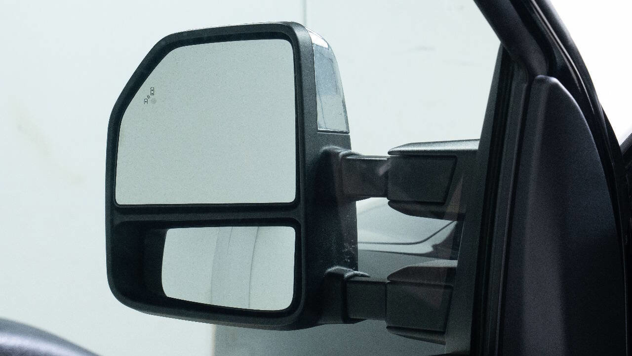 Used 2017 Ford F250 Platinum w/ FX4 Off-Road Package image 11