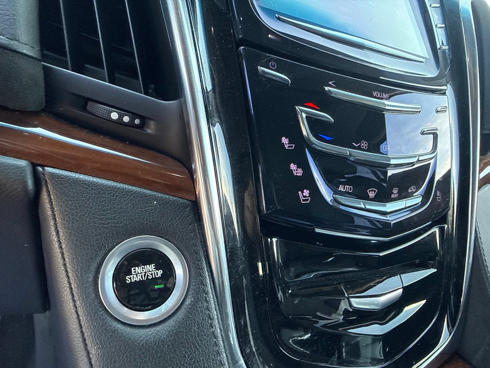 Used 2017 Cadillac Escalade Luxury RWD image 25