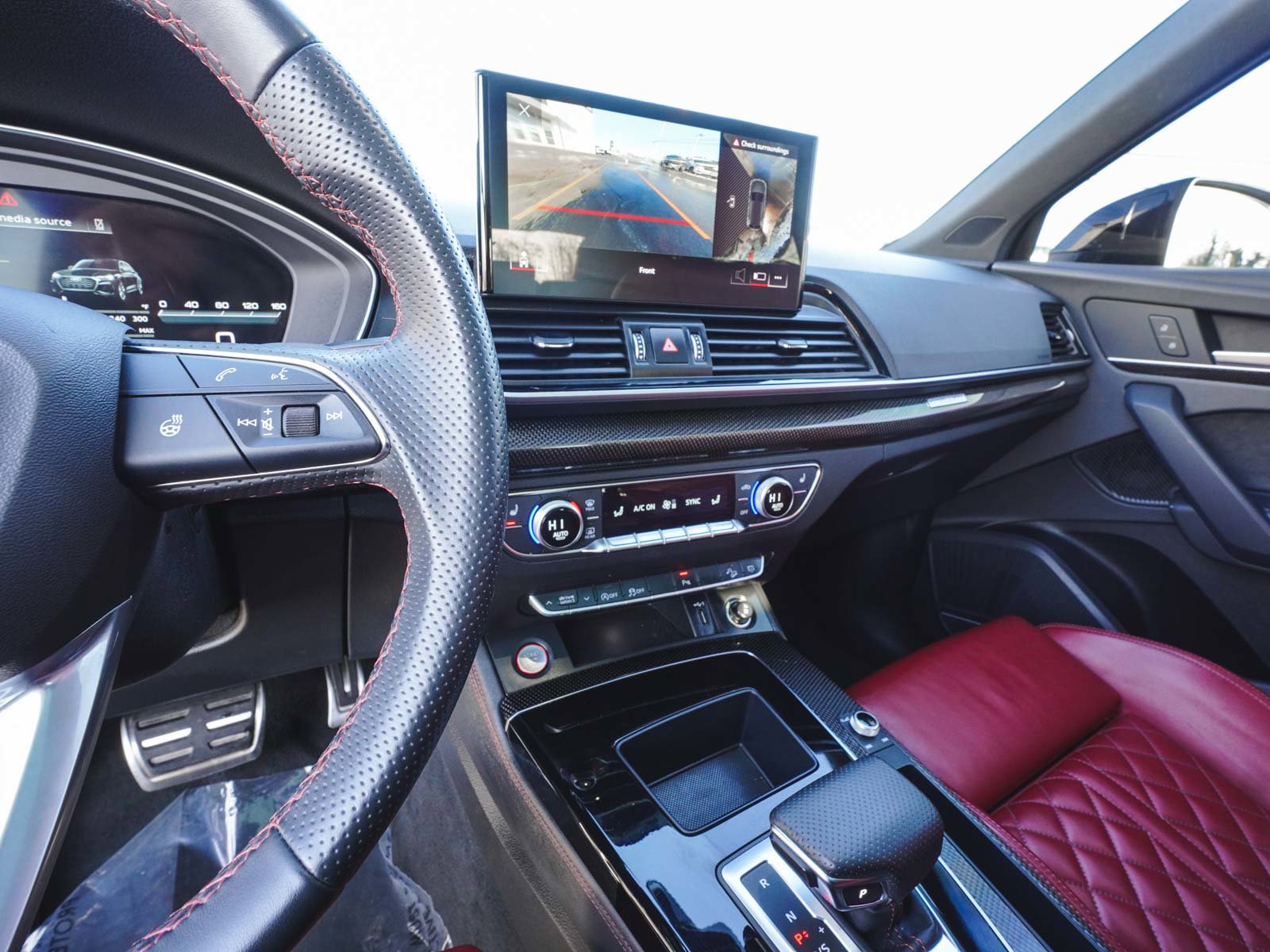 Used 2023 Audi SQ5 Premium Plus w/ Premium Plus Package image 27