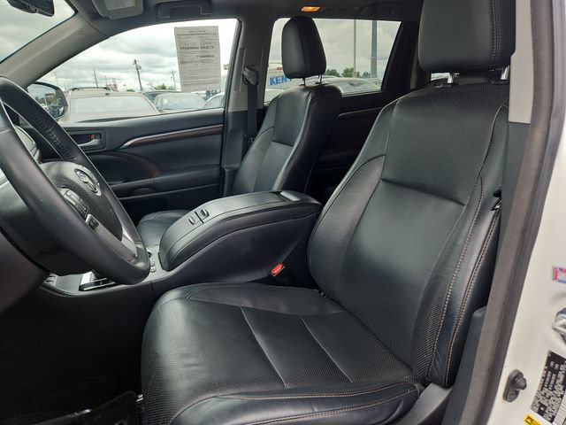 Used 2016 Toyota Highlander Limited AWD/4WD image 20