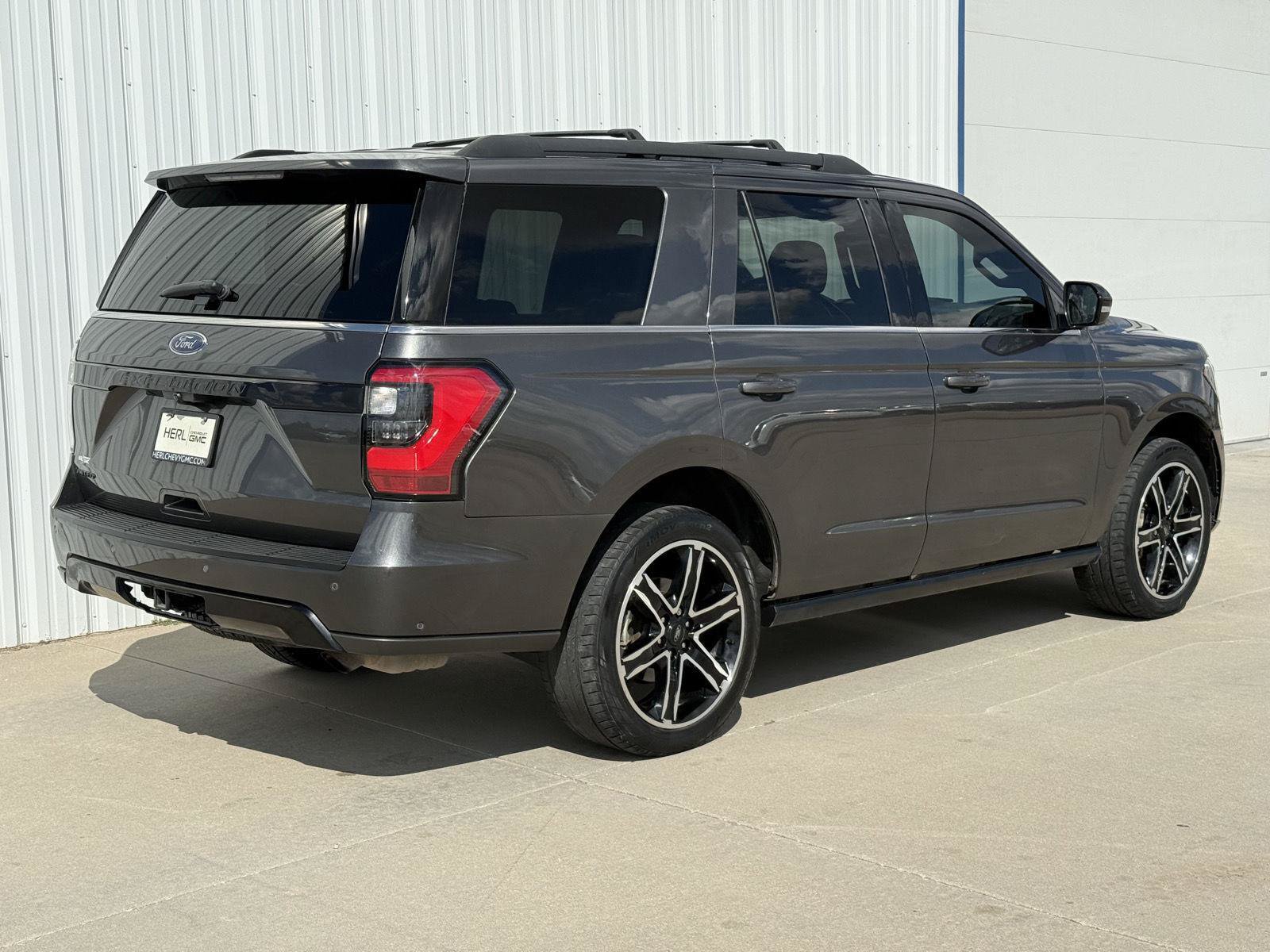 Used 2021 Ford Expedition Limited AWD/4WD image 5