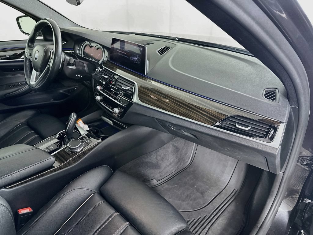 Used 2019 BMW 530e xDrive w/ Convenience Package AWD/4WD image 38