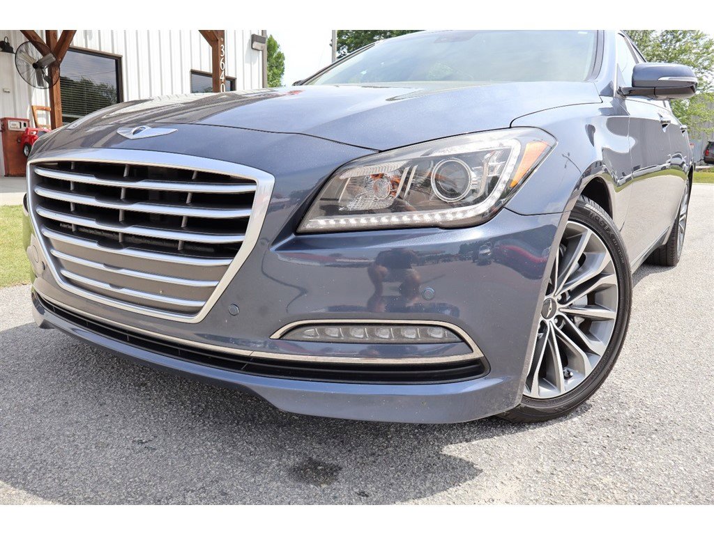 Used 2016 Hyundai Genesis 3.8 w/ Option Group 02 RWD image 10