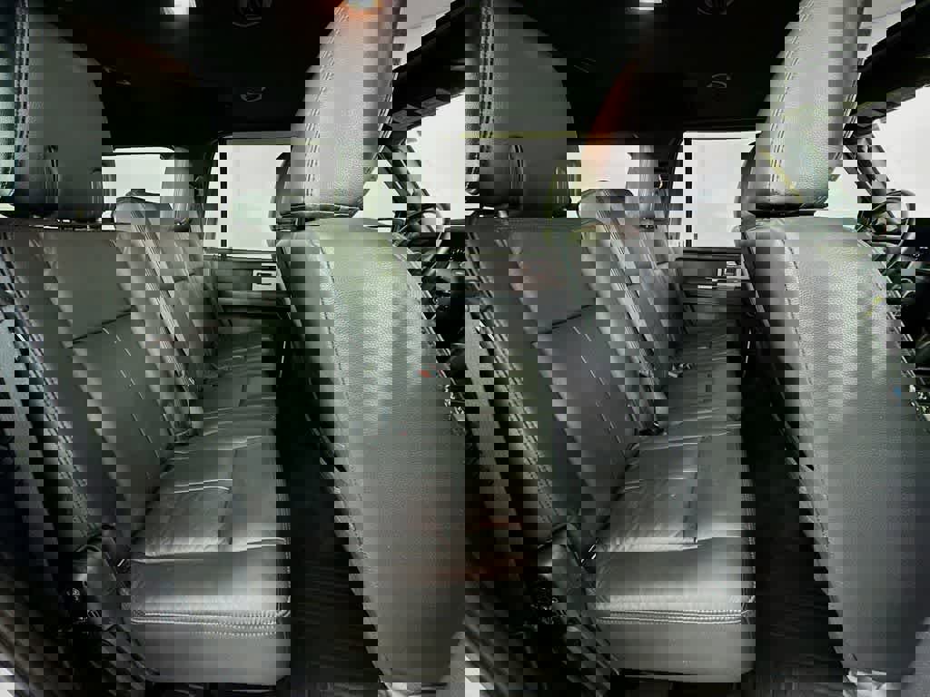 Used 2017 Ford Expedition XLT image 32