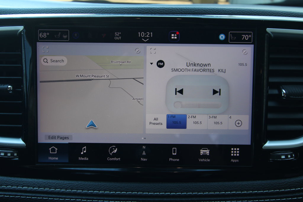 Used 2023 Chrysler Pacifica Limited w/ Uconnect Theater Family Group AWD/4WD image 31