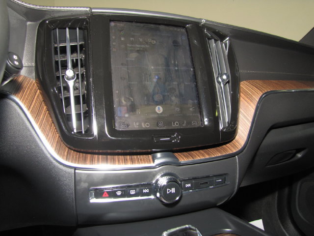 Used 2023 Volvo XC60 B5 Ultimate FWD image 29