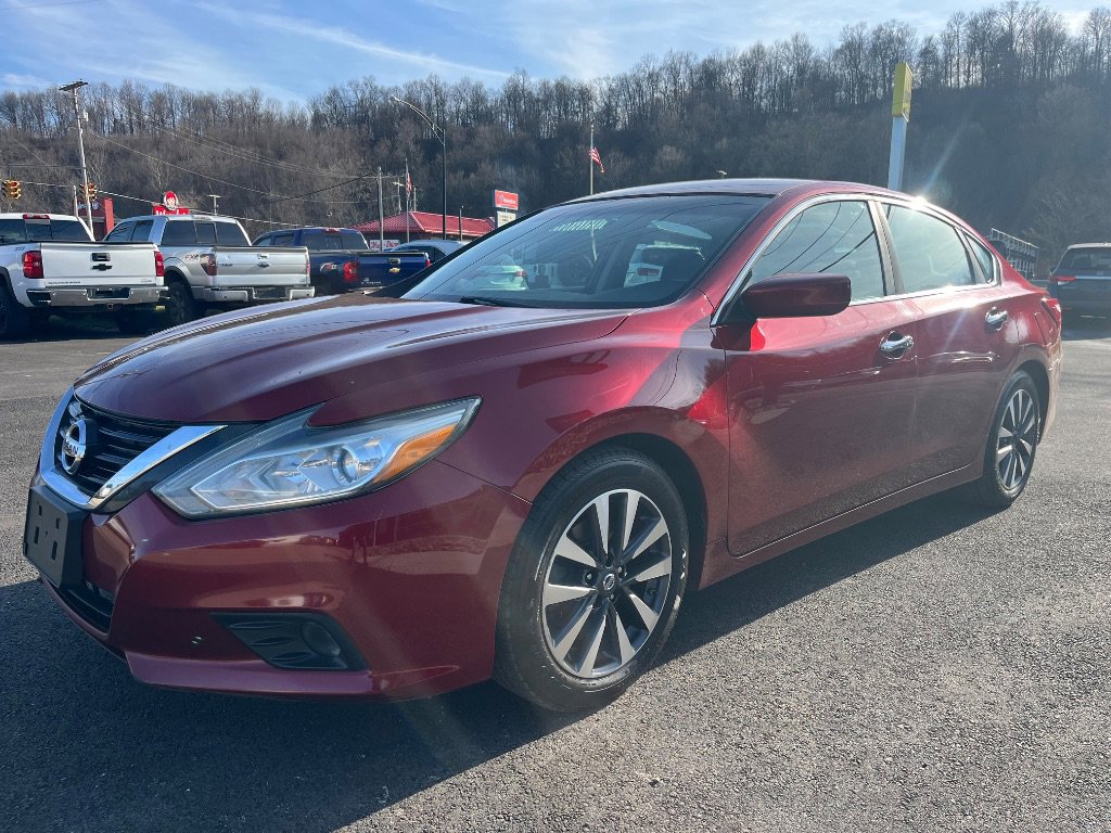 Used 2017 Nissan Altima 2.5 SV image 1