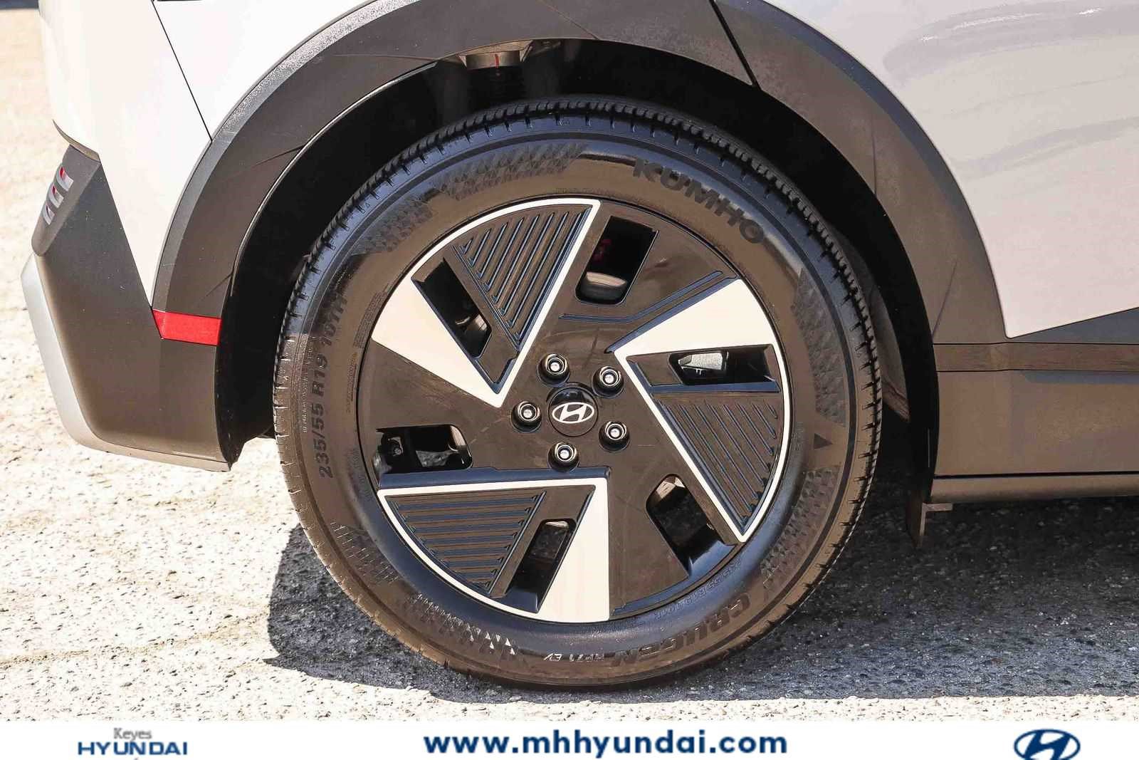 Certified 2025 Hyundai Ioniq 5 SE RWD image 8