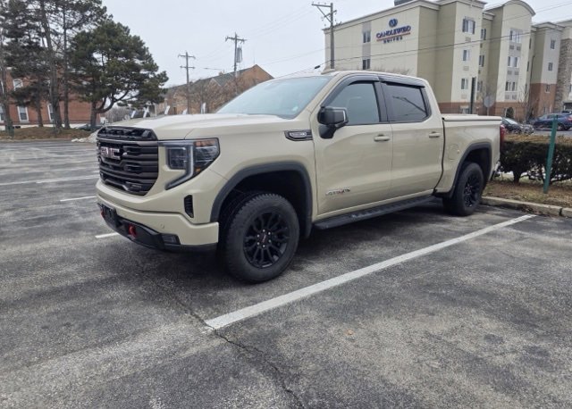 Used 2022 GMC Sierra 1500 AT4X image 2