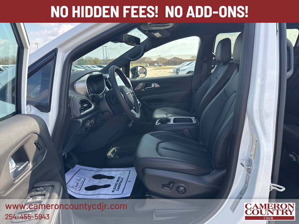 New 2026 Chrysler Pacifica Select w/ S Appearance Package FWD image 10