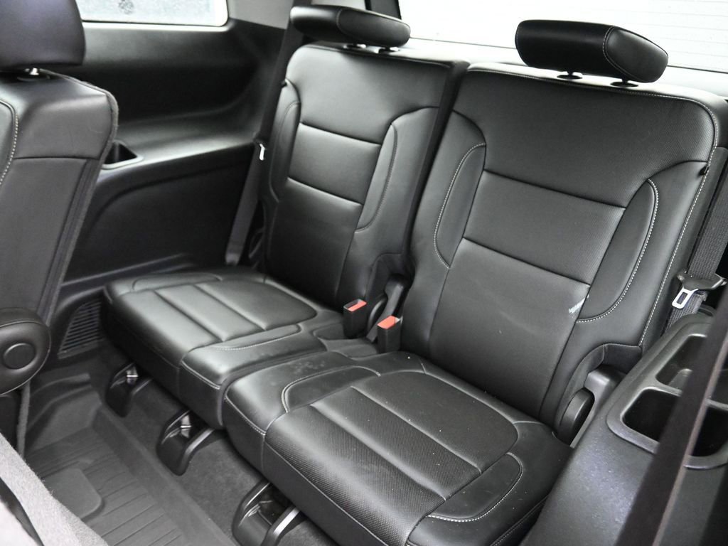 Used 2023 GMC Acadia SLT w/ Technology Package image 12