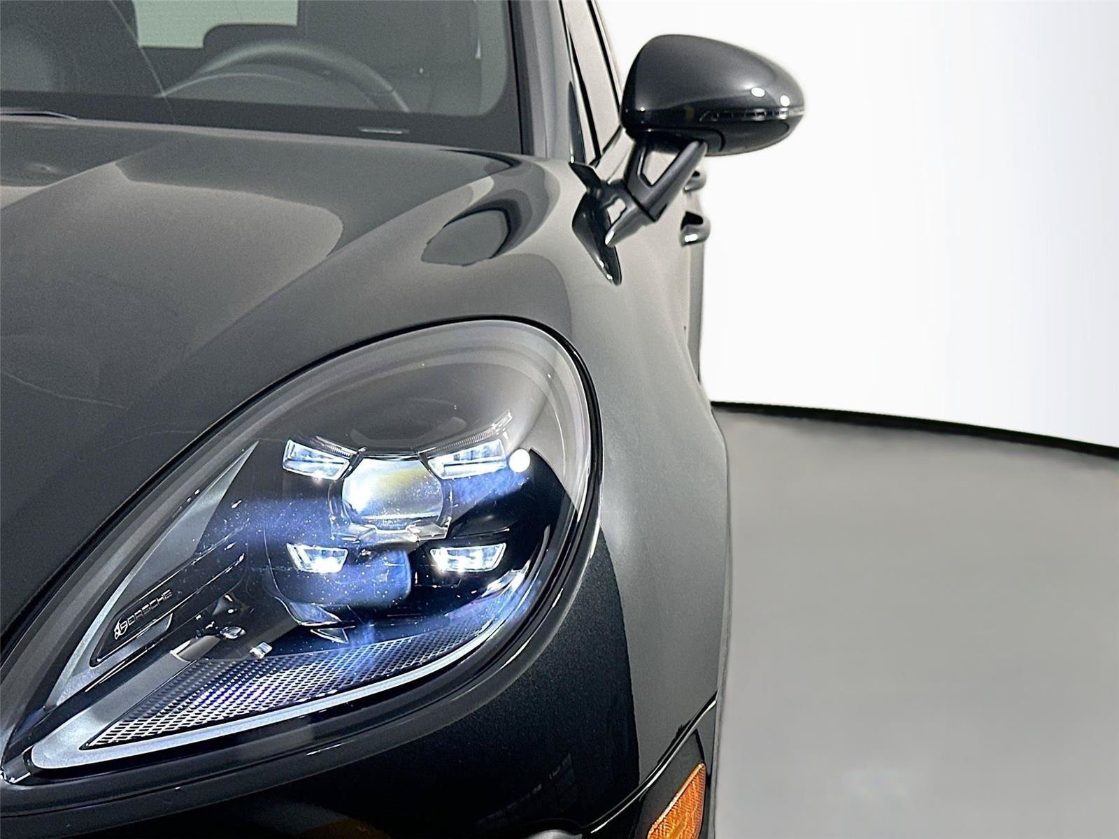 Certified 2026 Porsche Macan Turbo AWD/4WD image 15