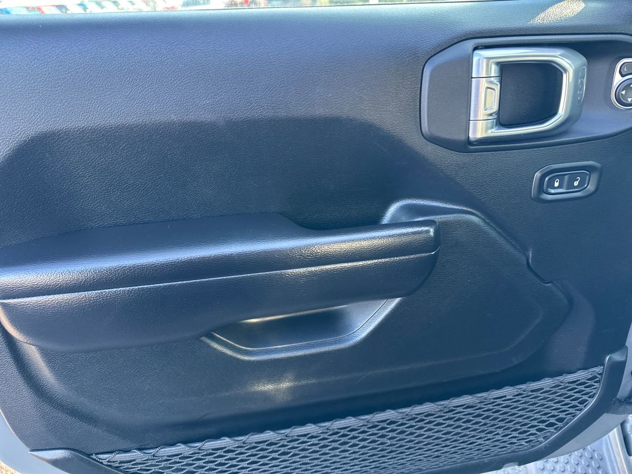 Used 2021 Jeep Wrangler Unlimited Sport w/ Technology Group image 18