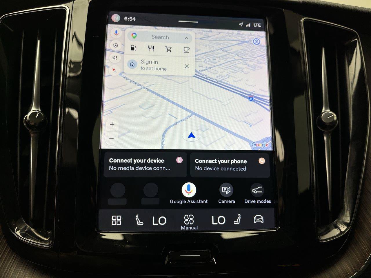 Used 2022 Volvo XC60 B5 Momentum AWD/4WD image 19