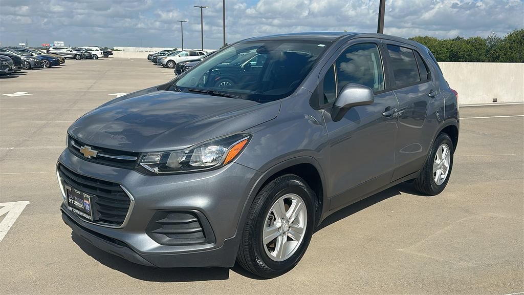 Used 2020 Chevrolet Trax LS w/ Tint and Cruise Package FWD image 8