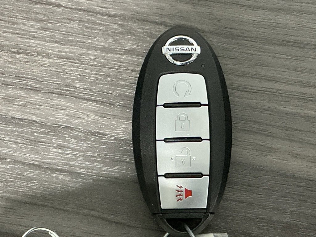 Used 2023 Nissan Frontier SV image 25