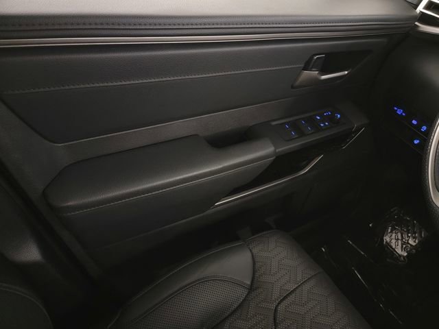 Used 2024 Toyota Tundra Limited AWD/4WD image 31