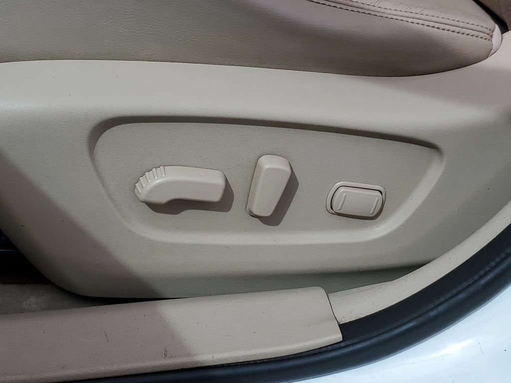 Used 2014 Nissan Rogue SL AWD/4WD image 11