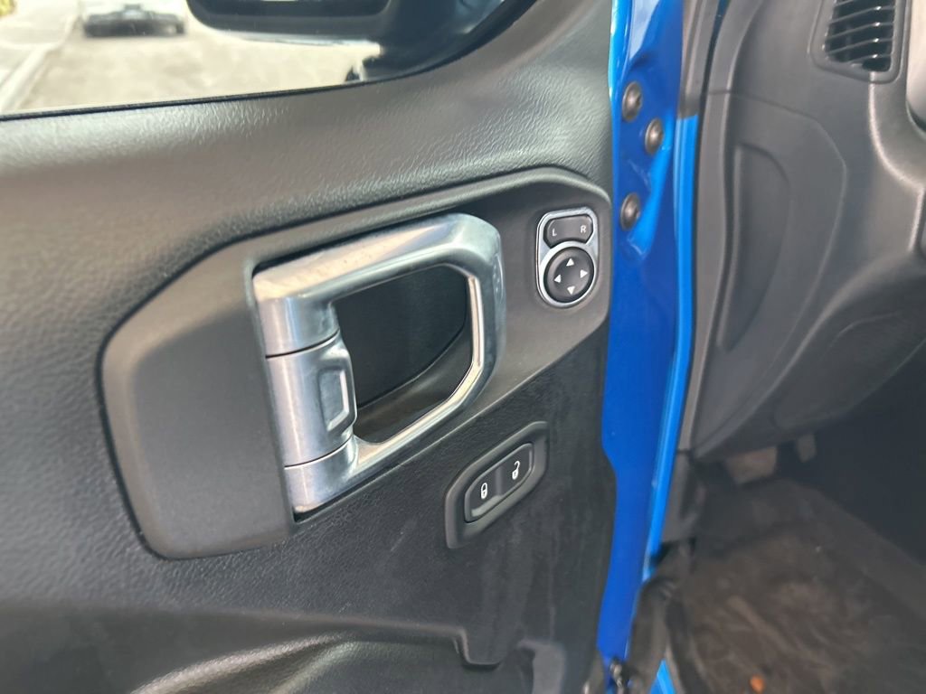 Used 2022 Jeep Gladiator Willys image 38