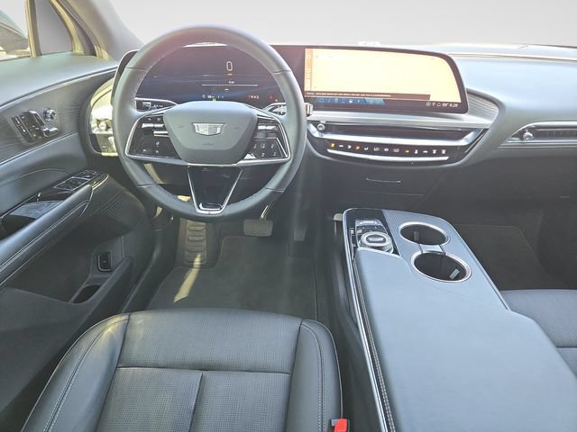 Used 2024 Cadillac Lyriq Luxury AWD/4WD image 10