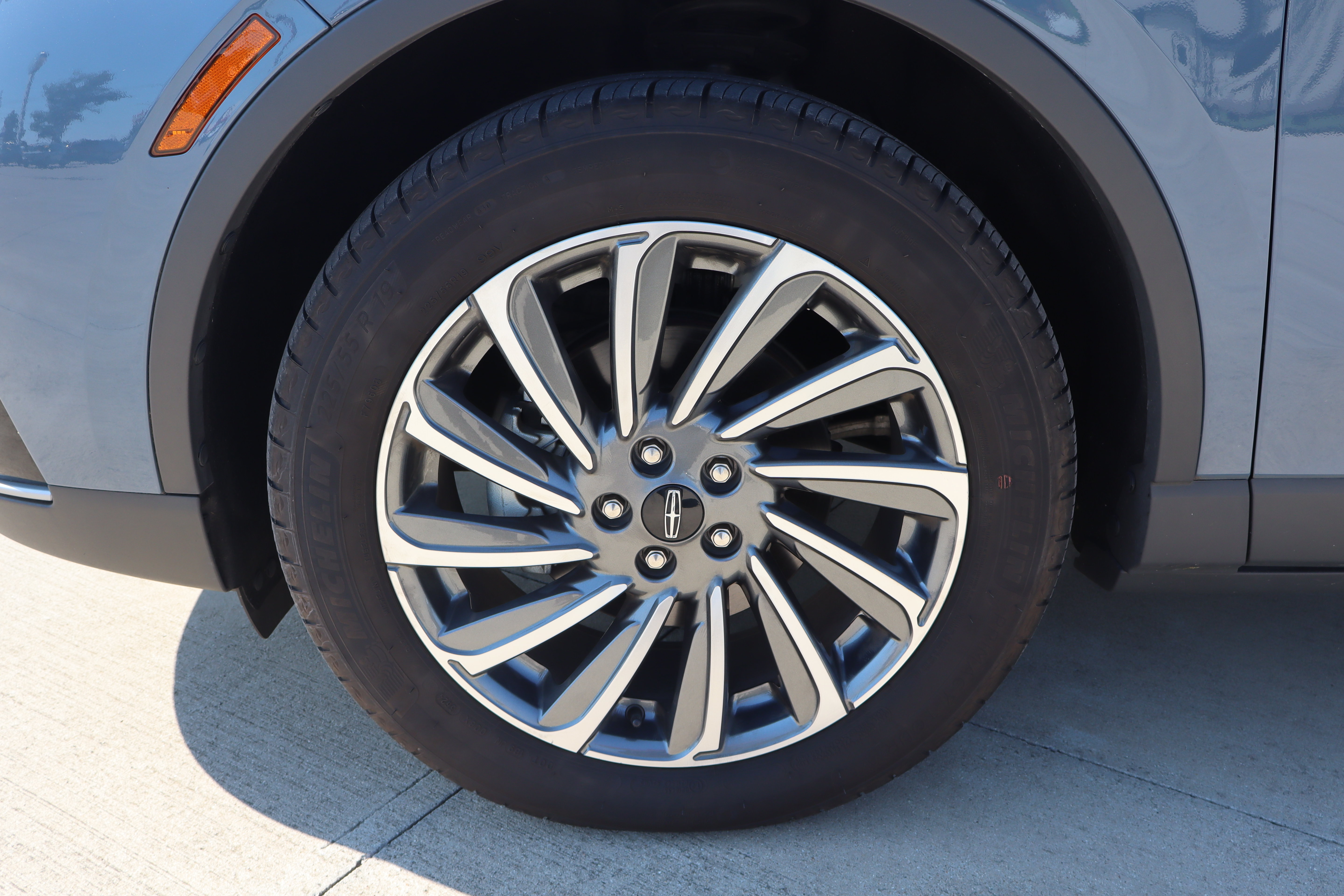 Used 2025 Lincoln Corsair Reserve AWD/4WD image 29