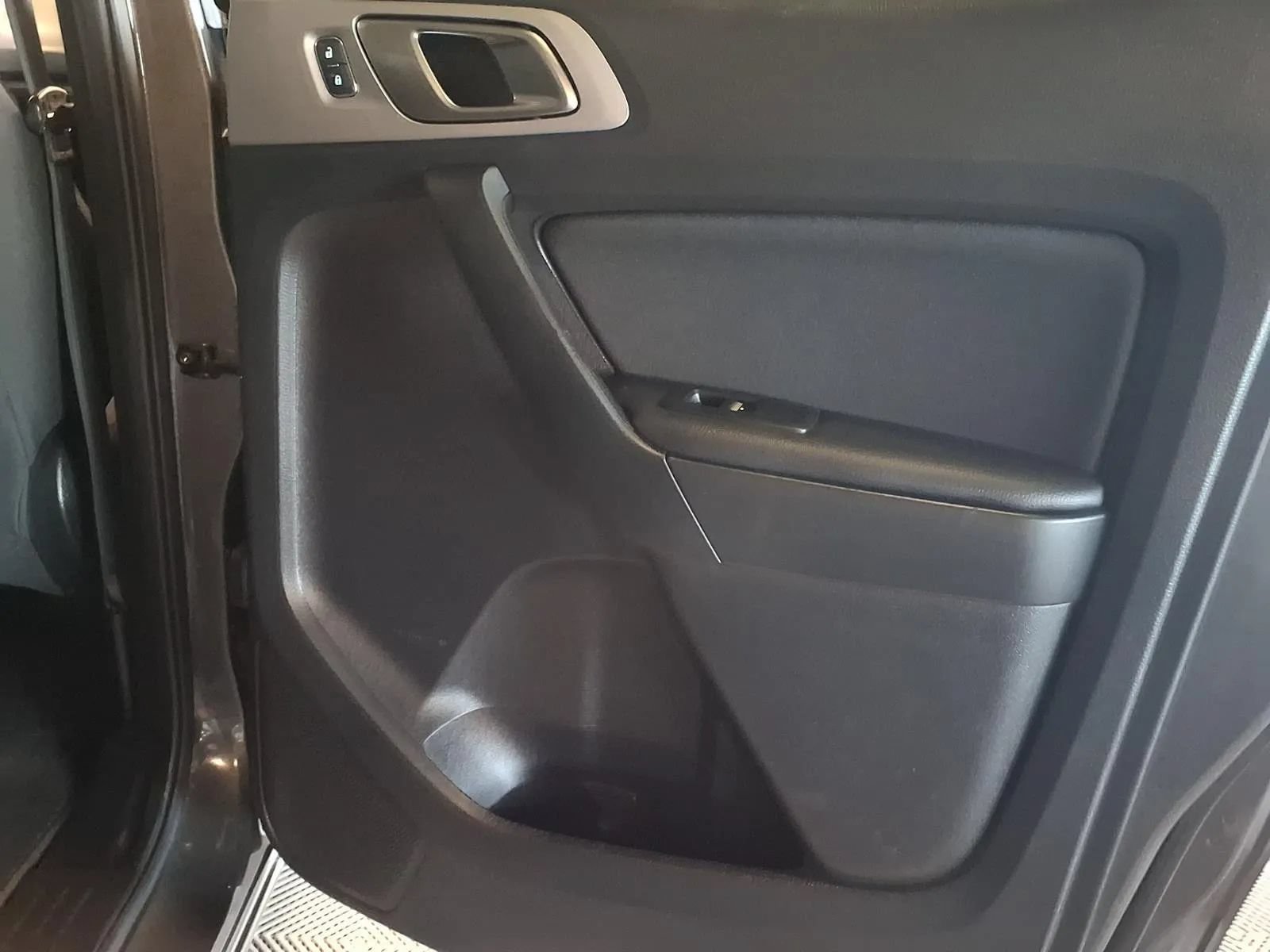 Used 2019 Ford Ranger XLT w/ Equipment Group 302A Luxury AWD/4WD image 9
