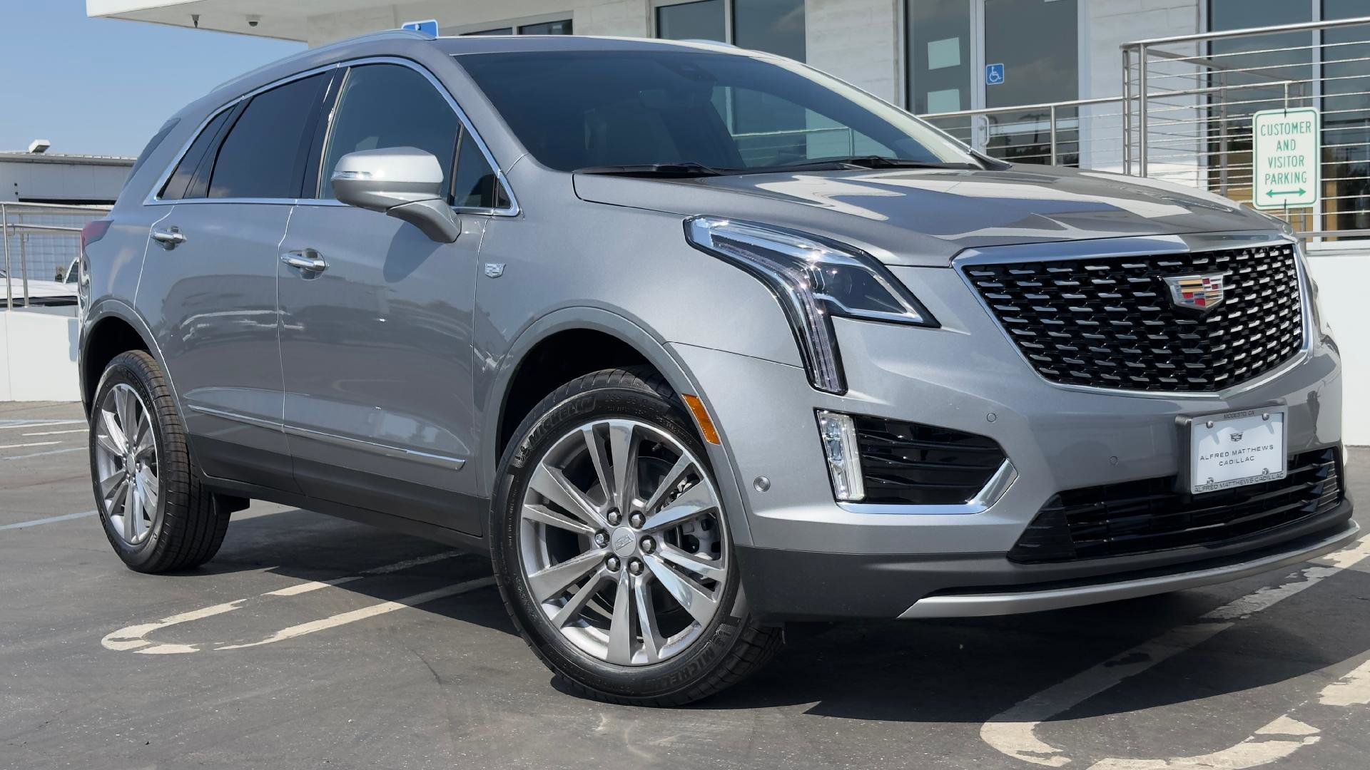 New 2025 Cadillac XT5 Premium Luxury w/ Technology Package