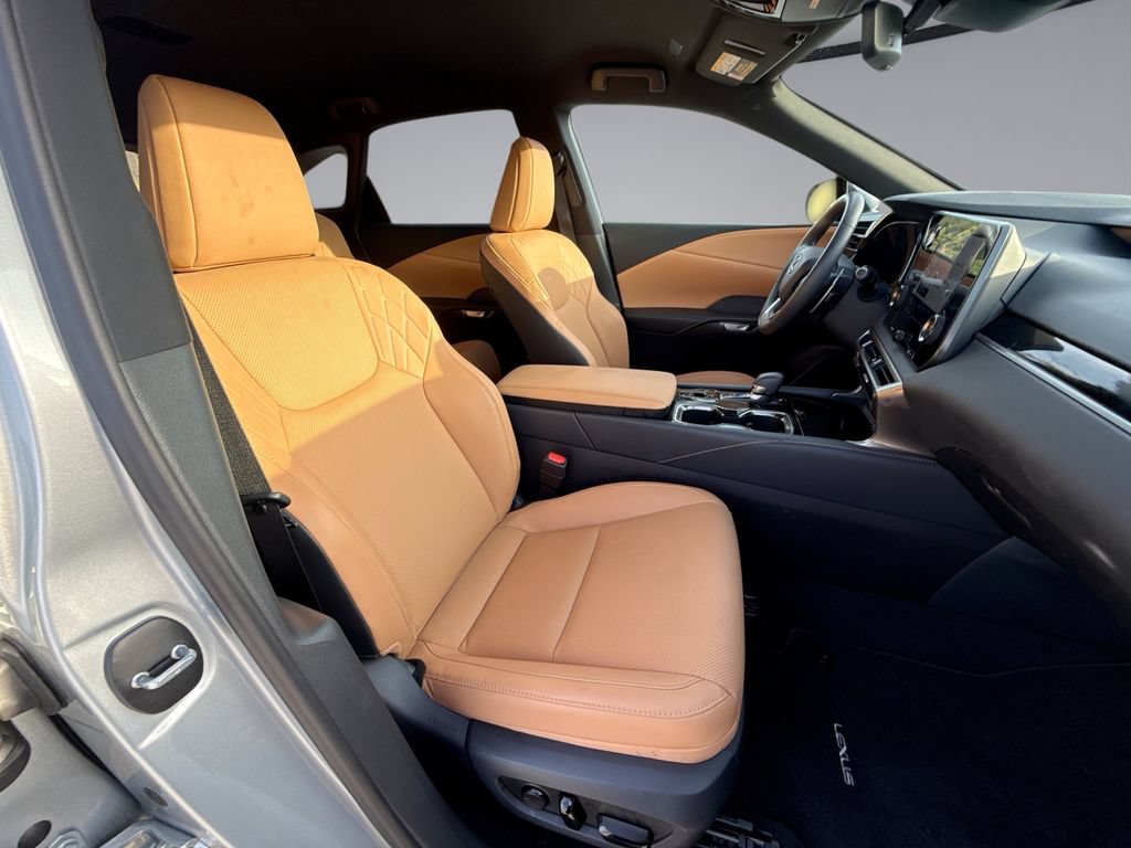 Used 2025 Lexus RX 350 FWD w/ Technology Package image 15