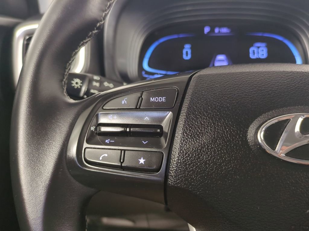 Used 2023 Hyundai Venue SEL image 30