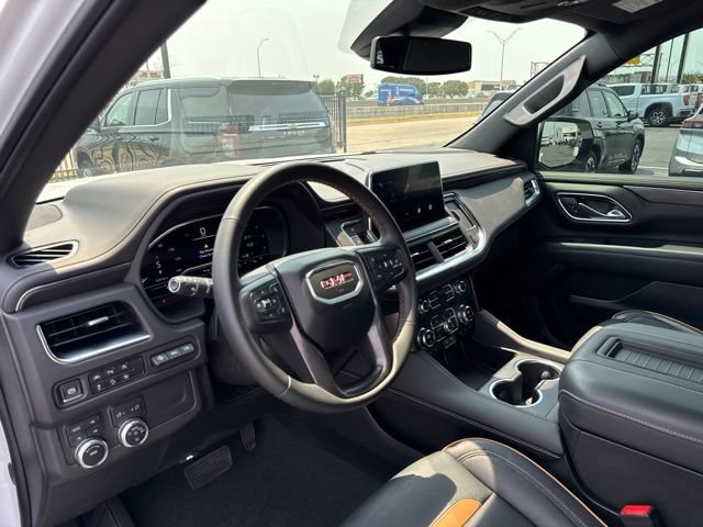 Used 2024 GMC Yukon XL AT4 w/ Technology Package AWD/4WD image 12