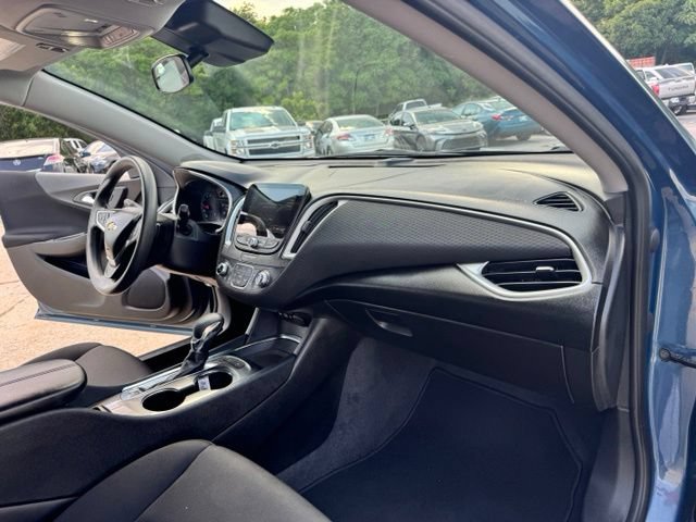 Used 2025 Chevrolet Malibu LT FWD image 29