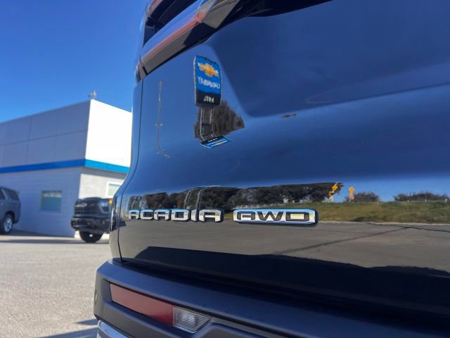 Used 2024 GMC Acadia Elevation image 8