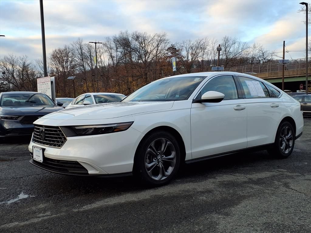 Used 2024 Honda Accord EX image 3