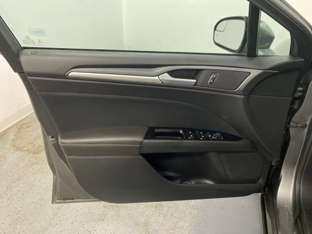 Used 2013 Ford Fusion SE FWD image 16