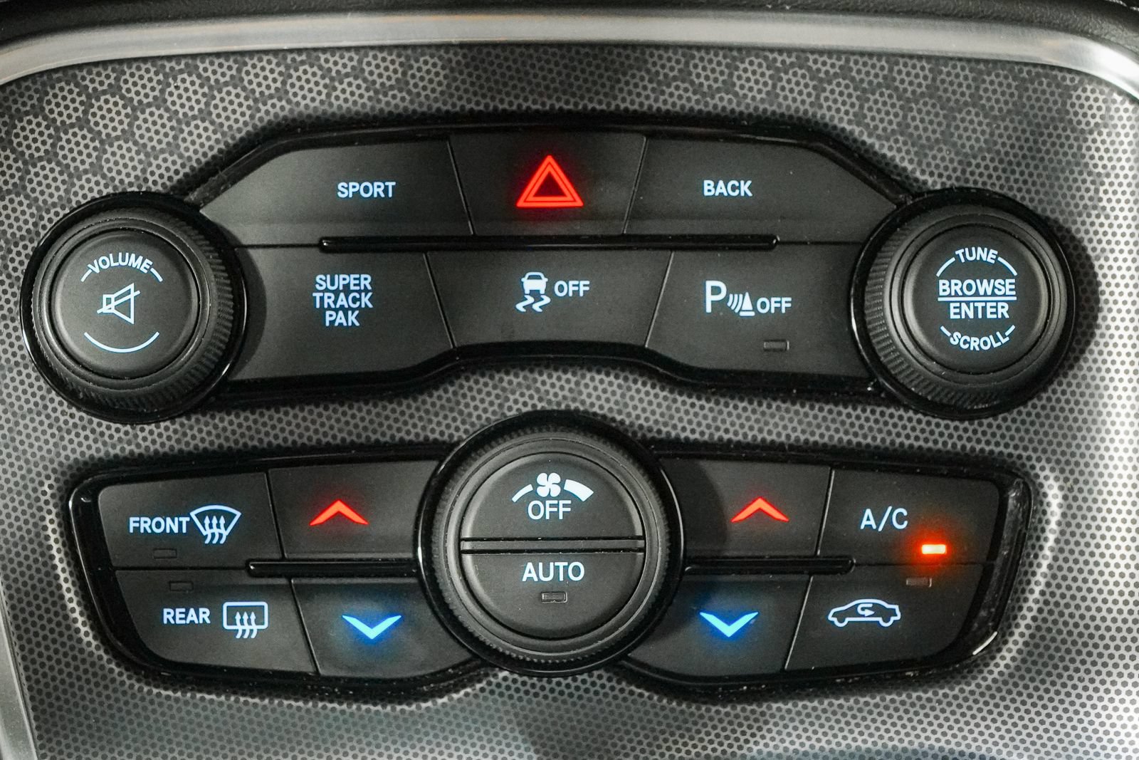 Used 2015 Dodge Challenger R/T Plus RWD image 34