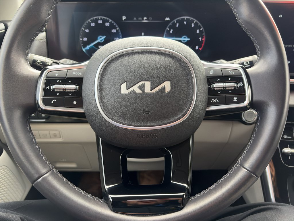 Used 2023 Kia Carnival SX FWD image 9