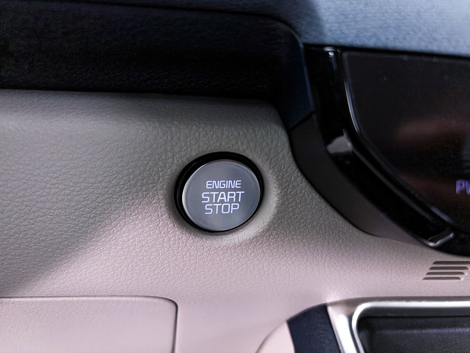 Certified 2025 Kia Carnival EX FWD image 27