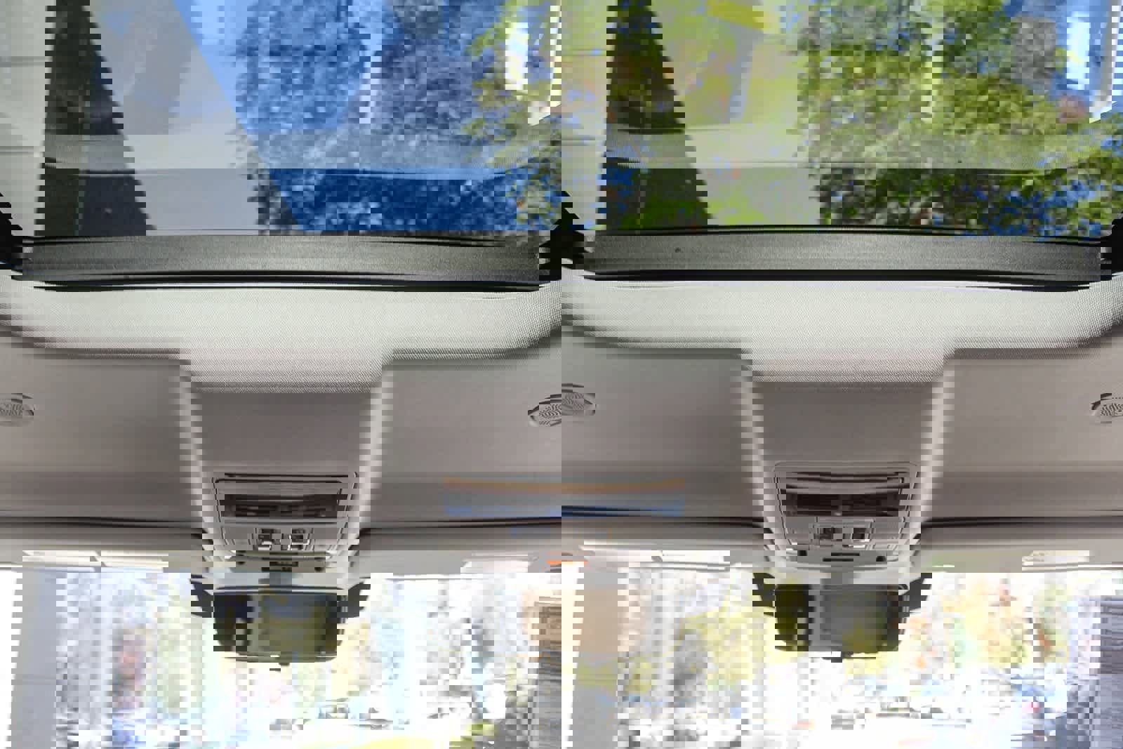 New 2026 Land Rover Defender 110 S image 16