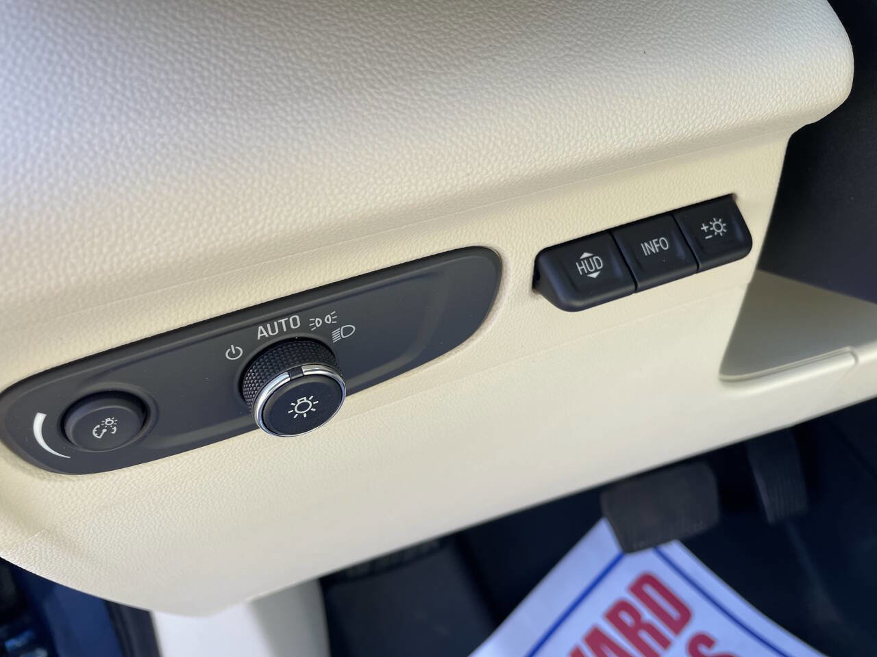 Used 2023 Buick Envision Avenir AWD/4WD image 17