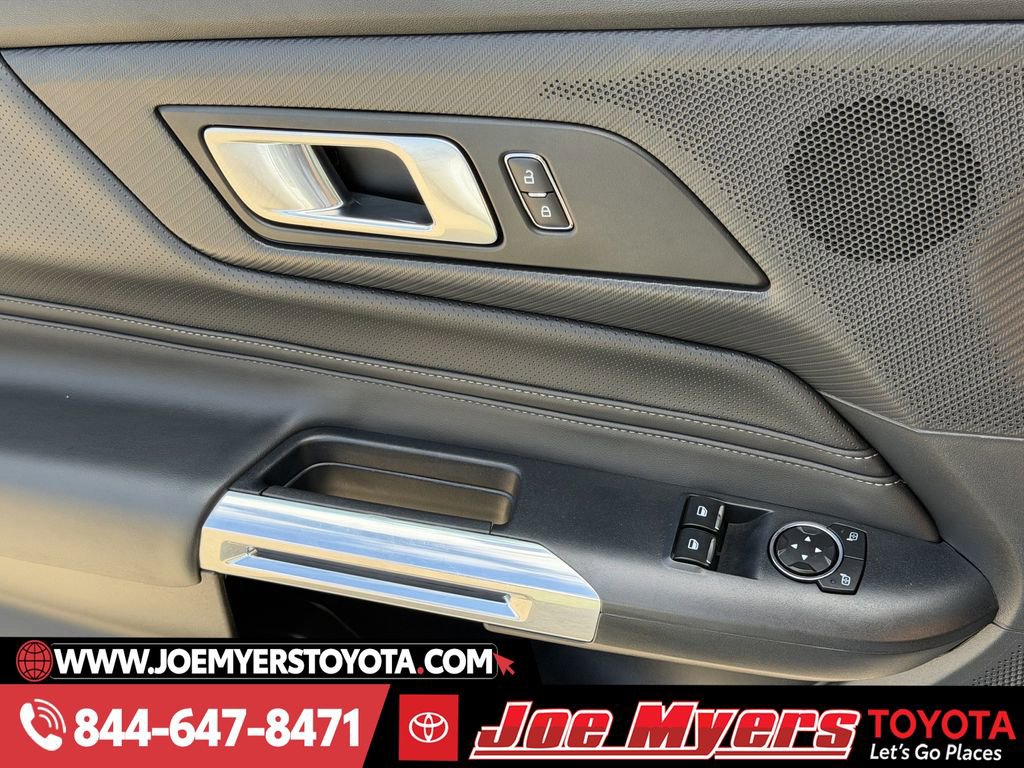 Used 2025 Ford Mustang Premium image 25