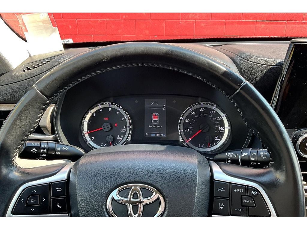 Used 2022 Toyota Highlander LE AWD/4WD image 22