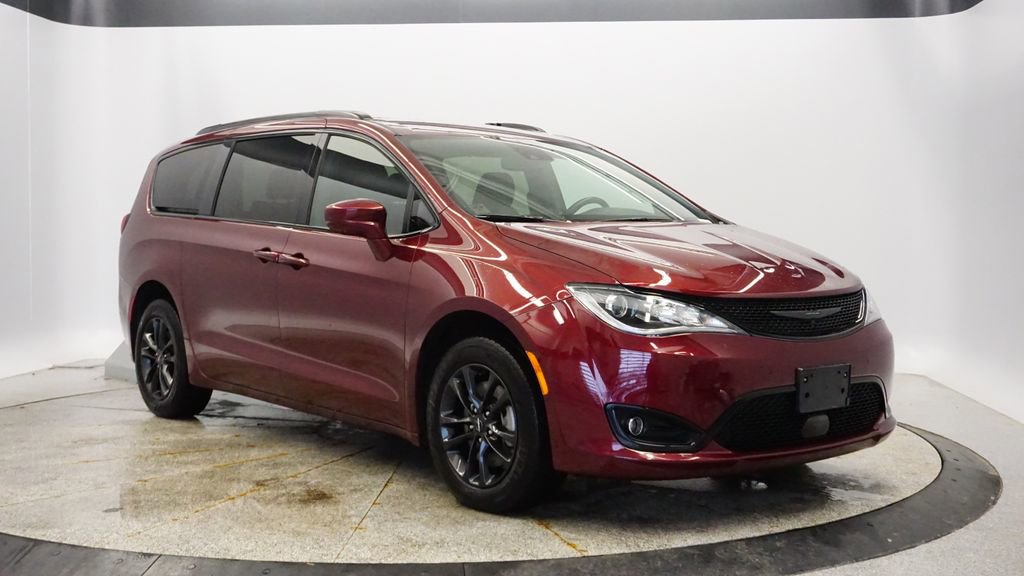 Certified 2020 Chrysler Pacifica Touring-L w/ Advanced Safetytec Group image 10