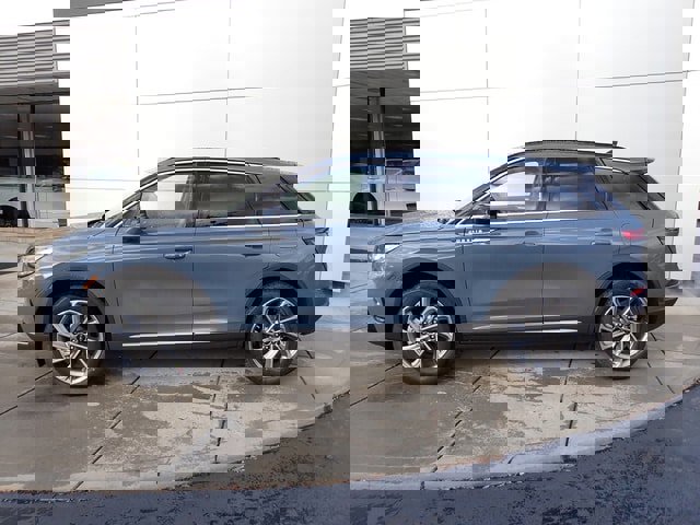 New 2026 Lincoln Corsair Premiere image 2