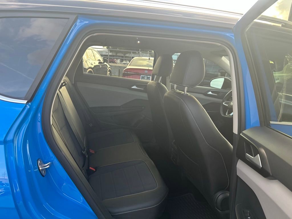 Used 2023 Volkswagen Taos SE w/ Panoramic Sunroof Package image 33