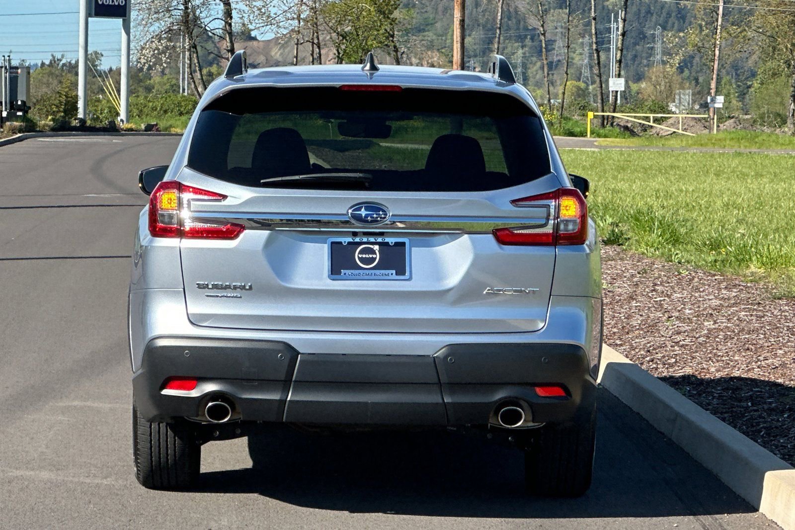 Used 2024 Subaru Ascent Premium w/ Convenience Package image 4