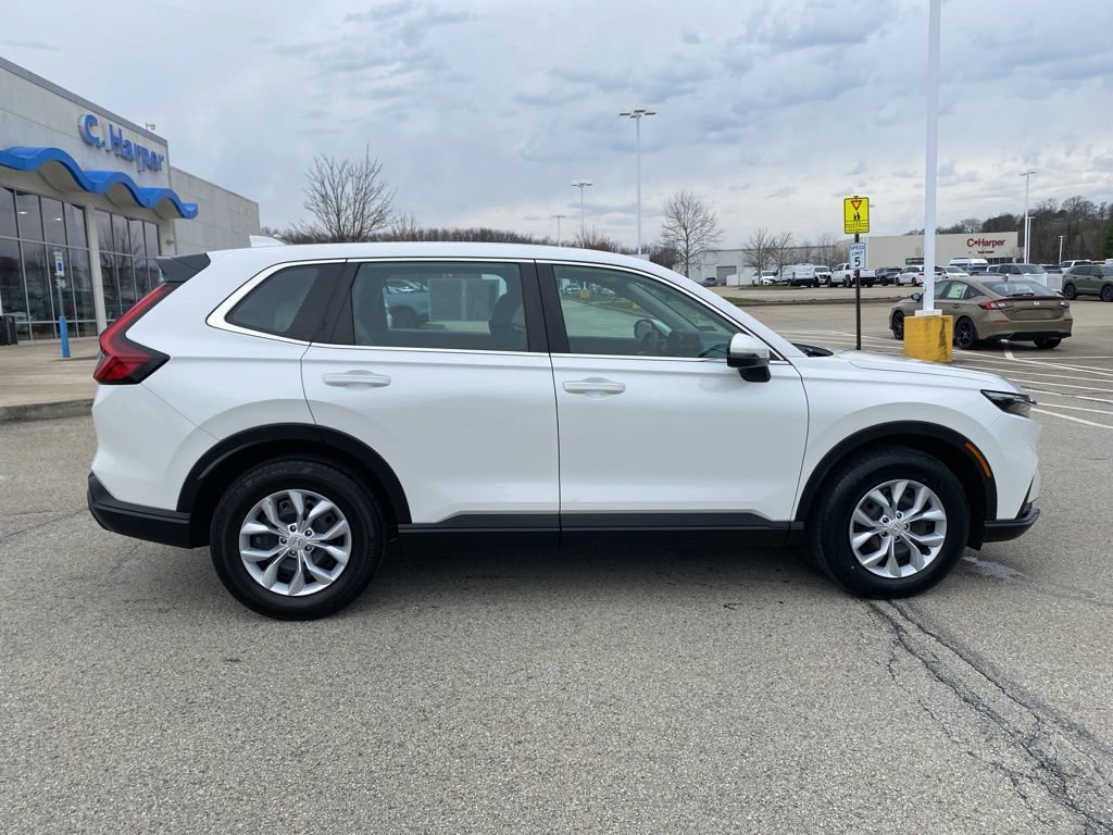 Used 2023 Honda CR-V LX image 2